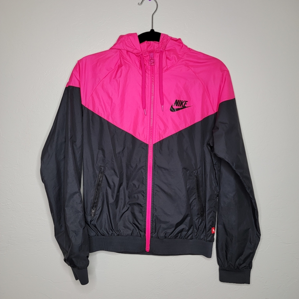 Nike windbreaker size M